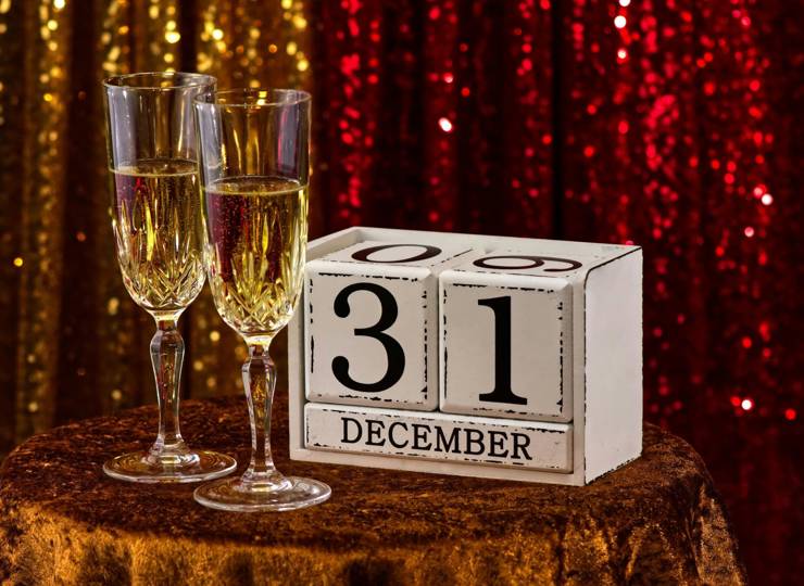 Gold Glow New Year’s Eve Festive Buffet — Dinner & Party (Live Music)