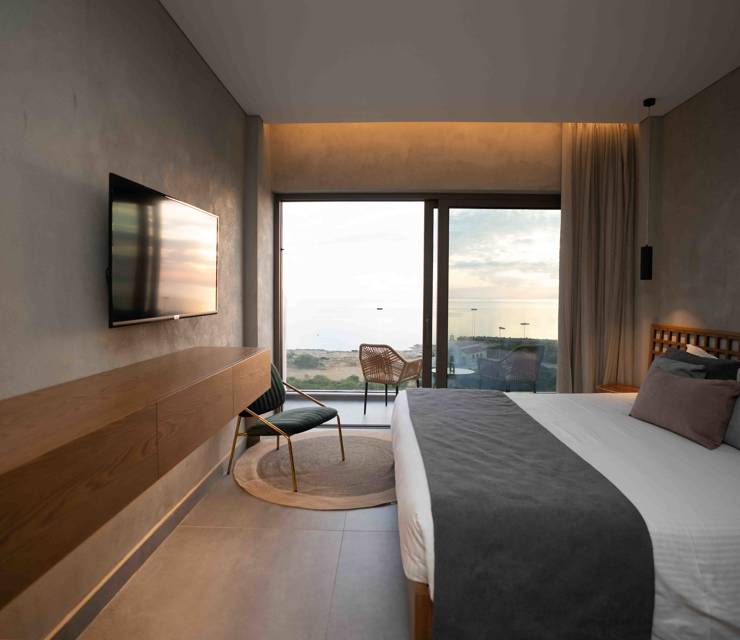 Where Comfort Meets Elegance: The Cavo Zoe Room Experience